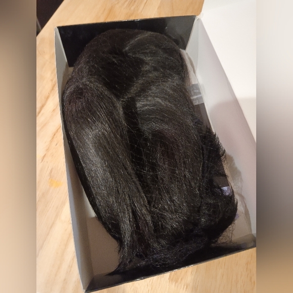 Wispy Cut Wig by Hairdo. - Picture 11 of 11